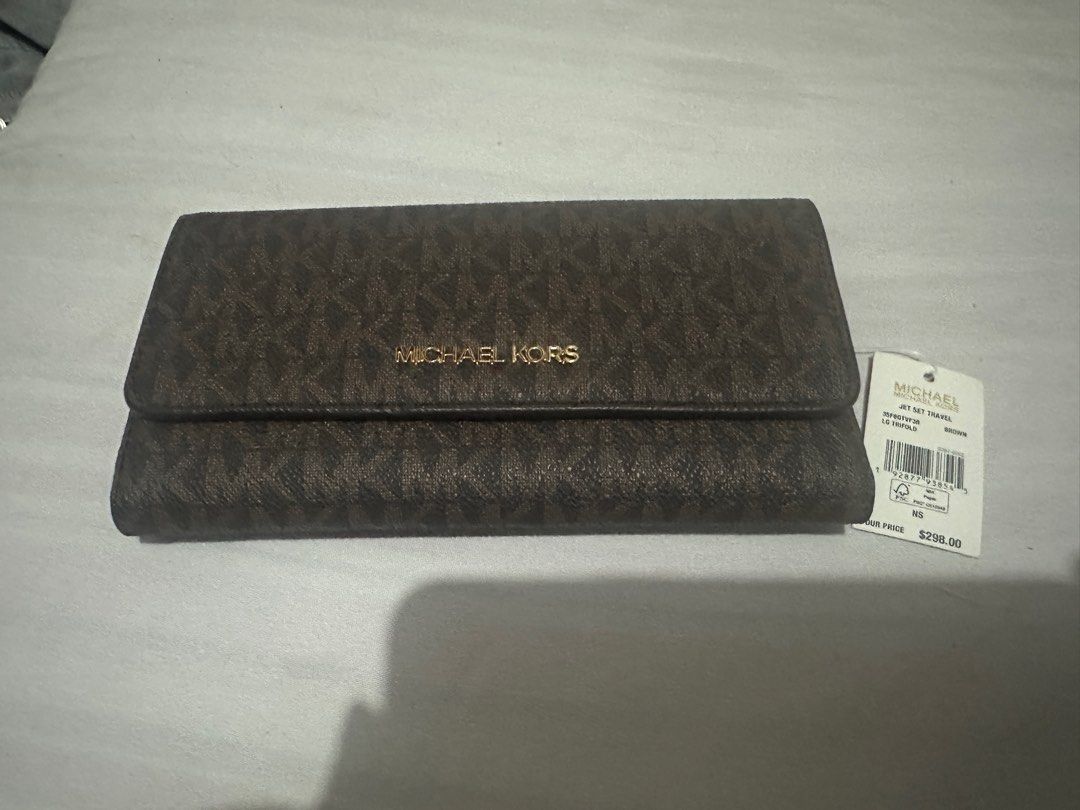Michael Kors Wallet (Category: Luxury Bags & Wallets) located in Manila. Submitted by paolaroxas (Listing ID 1389589523, Image 1). Description: .