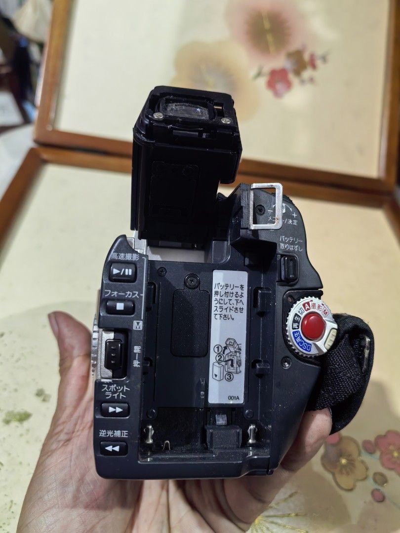 Mini DV Camcorder Model: GR-DVL700 (Category: Cameras) located in Cebu City. Submitted by dudes_villanueva (Listing ID 1389568836, Image 3). Description: Mini DV Camcorder Model: GR-DVL700 Note: Untested‼️‼️‼️ No Battery Pack. Sold as is. All sales final and Non-refundable. Condition: No Fungus. Lens cover cannot be opened Manually. Eye Rubber part is Lacking. See last pic. 📌Featuring a 200x digital zoom and progressive scan capabilities. 📌It u