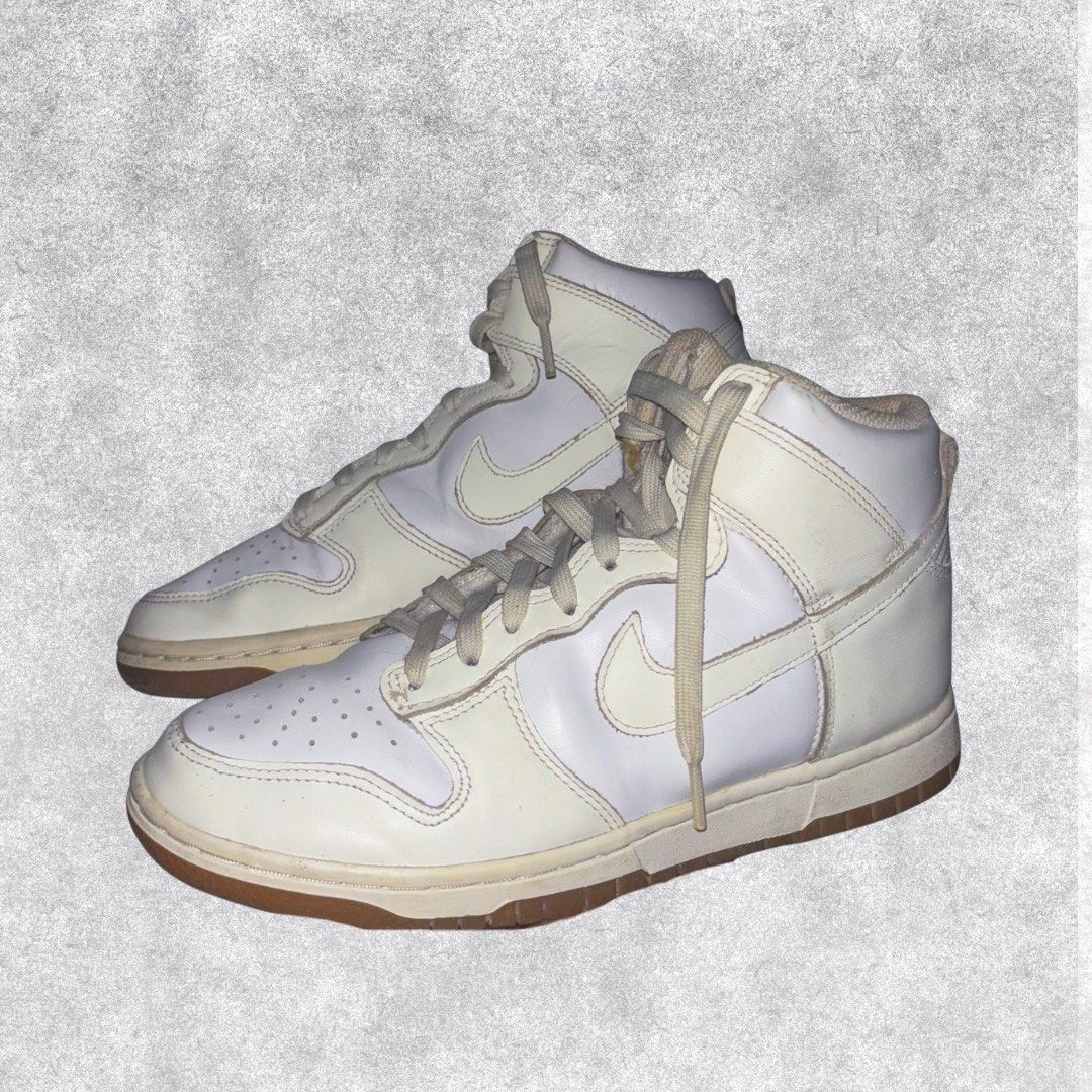 Nike Dunk High Sail Gum (Category: Sneakers & Footwear) located in San Pedro. Submitted by ryoshixx (Listing ID 1389593130, Image 1). Description: Nike Dunk High Sail Gum for Women Original Used less than 5 times Size 6.5 US Issues: Creases but normal for second hand No box included RFS Decluttering 📍San Pedro, Laguna.