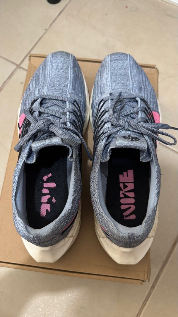 Nike Pegasus Turbo Next Nature (Category: Sneakers) located in Manila. Submitted by offthehype (Listing ID 1389514590, Image 3). Description: Nike Pegasus Turbo Next Nature Size 10.5 US With box medyo damaged Good condition parin for running No defects or issues marumi lang lalo na dahil dun sa material na ginamit sa midsole Srp is 8395 Price is fixed.