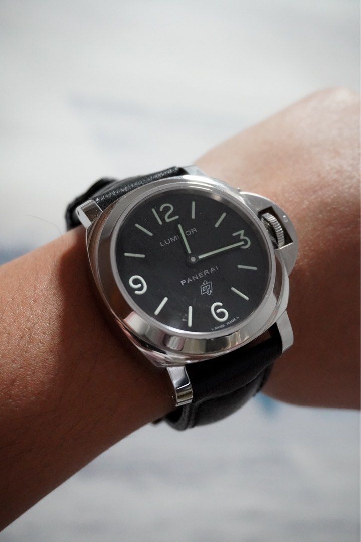 Panerai PAM000 Base Logo not rolex (Category: Men's Watches) located in Del Monte. Submitted by LuxPieces (Listing ID 1389662118, Image 2). Description: Panerai PAM000 Base Model Year 2015 Complete Set Amazing Condition With additional straps 195k only ACCEPTING TRADES.