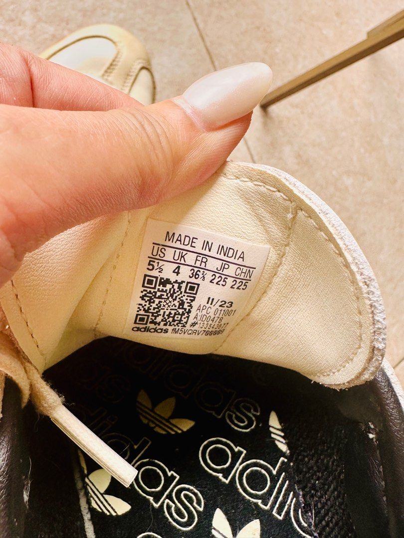 SAMBA (Category: Sneakers) located in Makati City. Submitted by danestuff (Listing ID 1389540316, Image 3). Description: 3x lang po nagamit nakatambak lang sya. Almost new papo. Sobrang good condition mejo masakip kasi sakin. Location: MAKATI Size is in the picture .