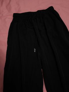 (Category: ) located in . Submitted by jesslynwardrobe (Listing ID 1389617325, Image 1). Description: .