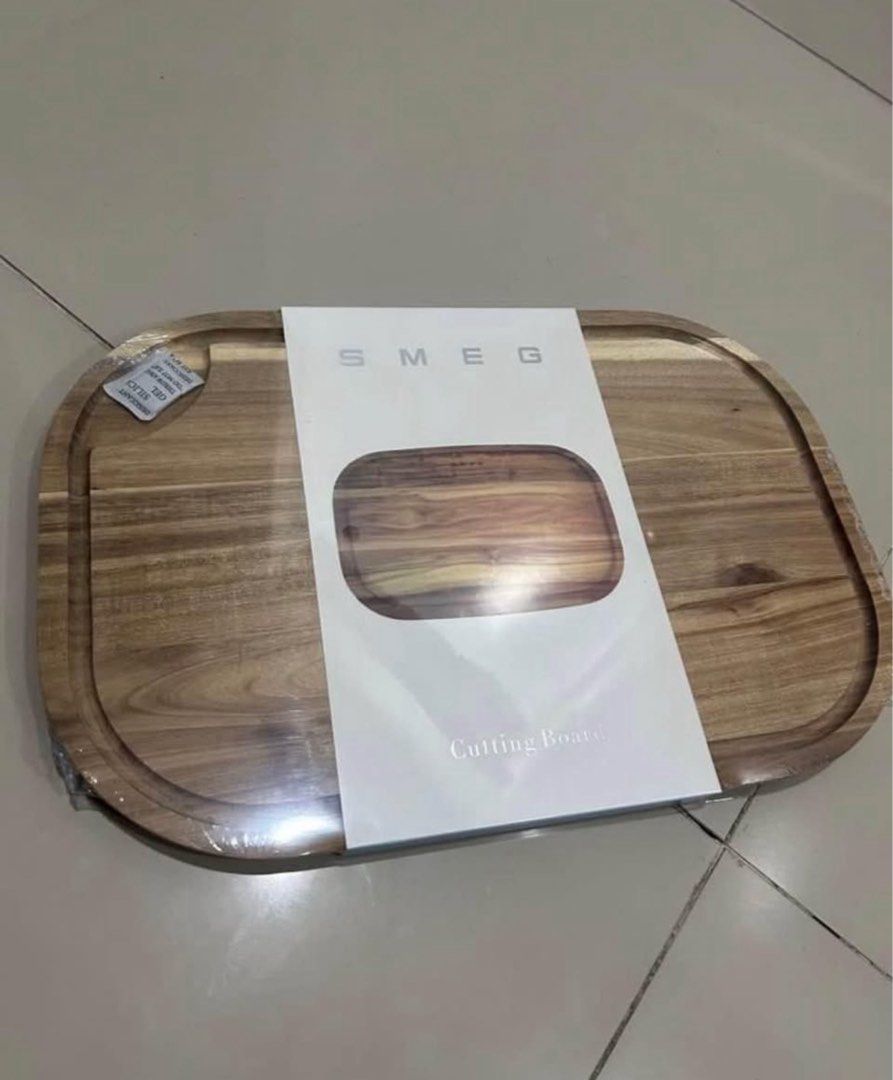 Smeg chopping board (Category: Knives & Chopping Boards) located in Manila. Submitted by emiliofper07230 (Listing ID 1389561823, Image 2). Description: Chopping board Smeg Wood Brand new Gcash or bank payment Location Parañaque .