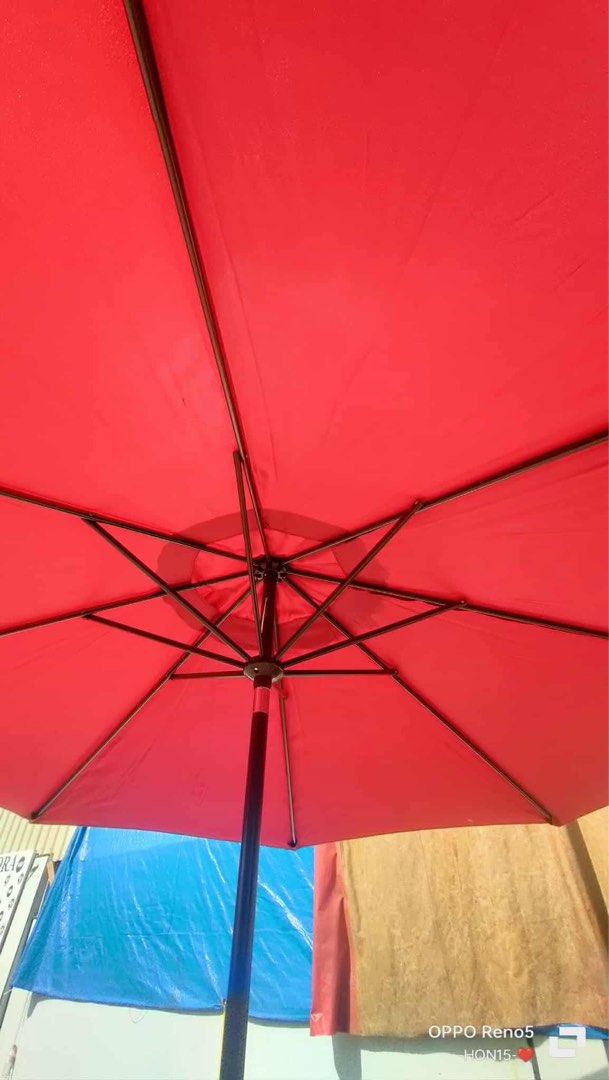 vb Patio umbrella (Category: Umbrellas) located in Manila. Submitted by dolorchris69891 (Listing ID 1389585087, Image 3). Description: PATIO UMBRELLA (new) 2150 🎨khaki 🎨green 🎨red.
