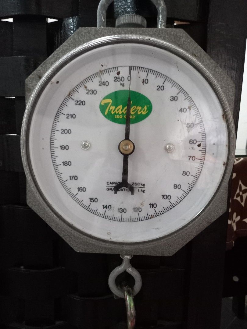 Heavy duty Weighing scale (Category: Health Monitors & Weighing Scales) located in Cavite. Submitted by thriftiesie (Listing ID 1389516197, Image 1). Description: weighing scale little dents and needs a little cleaning.