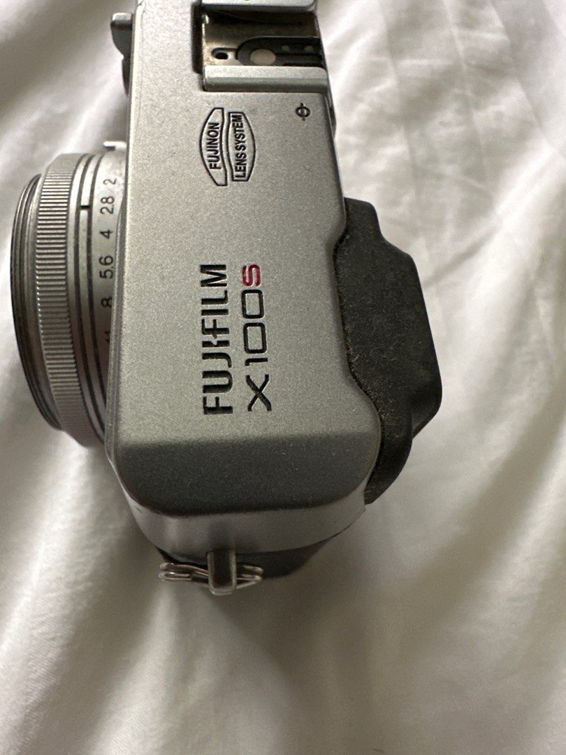X100s with wide lens (Category: Cameras) located in Murcia. Submitted by simplifyingme (Listing ID 1389512364, Image 2). Description: .