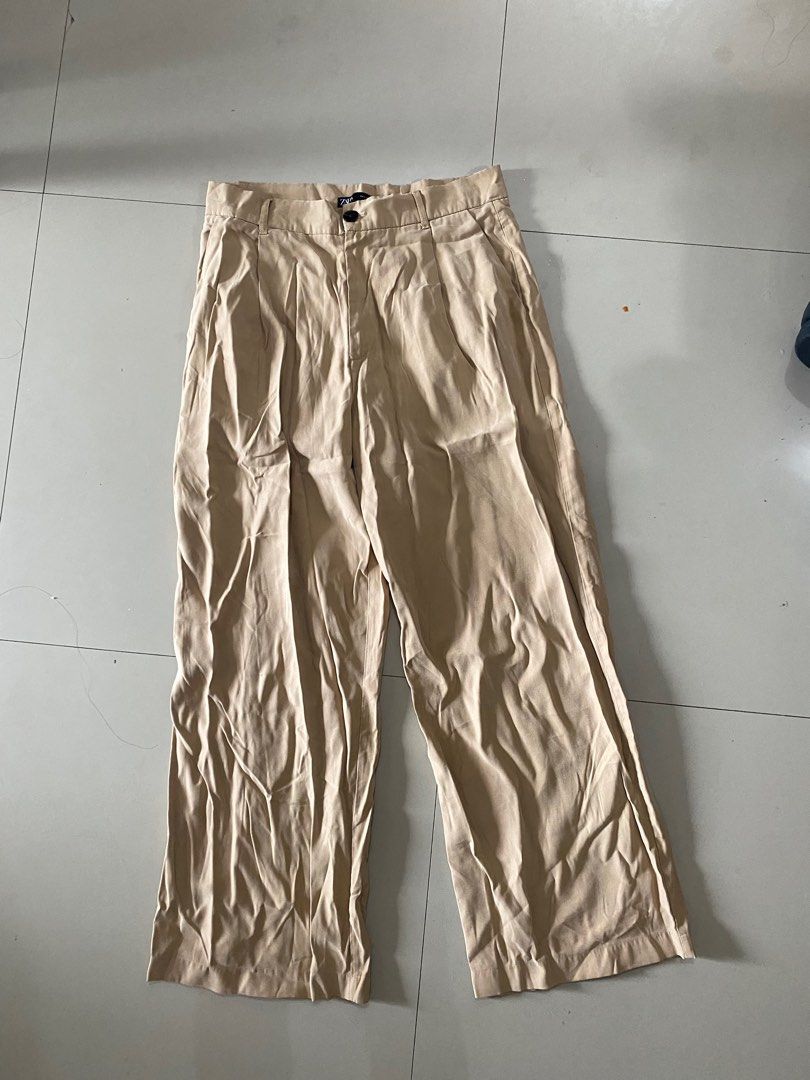 Zara wide leg trouser (Category: Other Bottoms) located in Malay. Submitted by spacetrips (Listing ID 1389487560, Image 1). Description: Next day delivery add ₱60 sf.