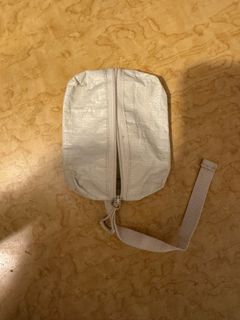 由 legggggg (刊登 ID 1384574764，圖片 1) 提交，位於 的 (類別：)，說明：。
