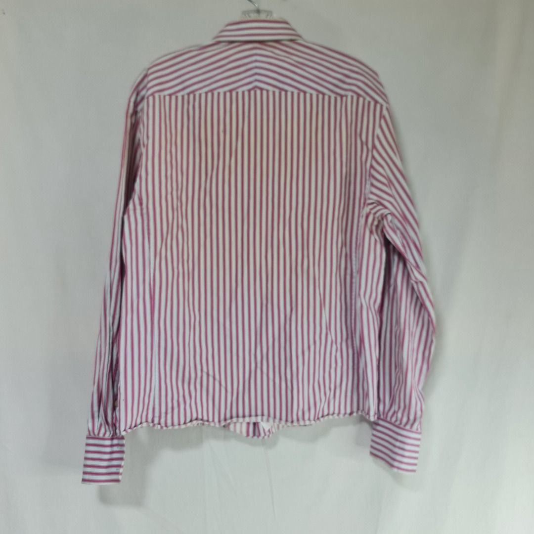 * * Thomas Pink - Declutter Sale 005 * * (Category: Formal Shirts) located in Quezon City. Submitted by jkr_kenshin (Listing ID 1384561934, Image 2). Description: Pre Loved Authentic Thomas Pink Item is used. Boxed and stored for a year Size is posted in the picture ______________________________ Stripes / Vintage Slim Fit Made in Morocco M (Medium) ______________________________ R E A D C A R E F U L L Y First to pay get the item Pay within 24hr