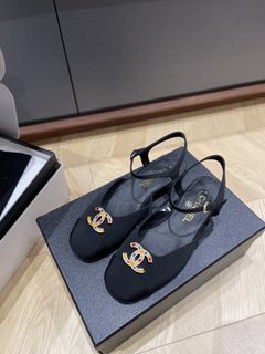 (Category: ) located in . Submitted by luxurycloset.shop (Listing ID 1384620884, Image 1). Description: .