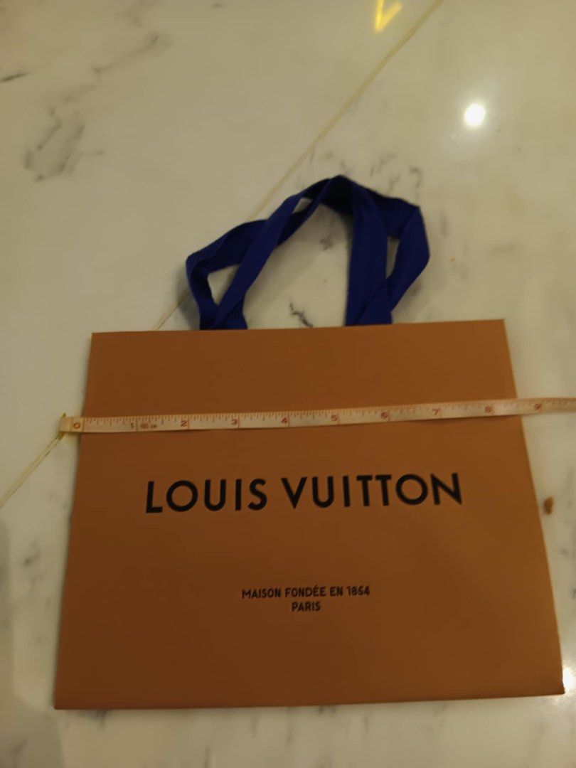 💯authentic paparbags (Category: Luxury Bags & Wallets) located in Quezon City. Submitted by outlet18 (Listing ID 1384536522, Image 3). Description: assorted sizes available pls dm 750-2000 price range.