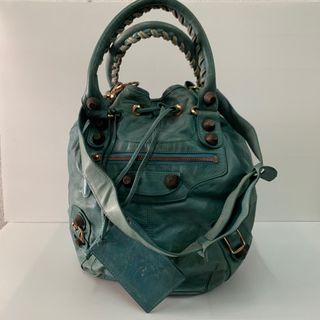 (Category: ) located in . Submitted by vintagebrandedstore (Listing ID 1384511824, Image 1). Description: .