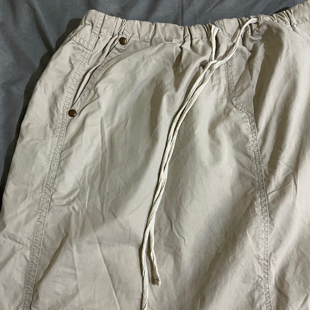 Bella Hadid inspired Cargo Maxi Skirt (Category: Skirts) located in Quezon City. Submitted by bandstrums (Listing ID 1384583358, Image 3). Description: -Bella Hadid/ Acubi Must-haves -Can fit Small-Medium for that over-sized vibe -Khaki brown cargo maxi skirt -waist 28” hips 40” length 25” Tags: Bella Hadid, Maxi Skirt, Cargo, Acubi Fashion, Streetwear, Grunge, Pinterest, y2k, pinterest.