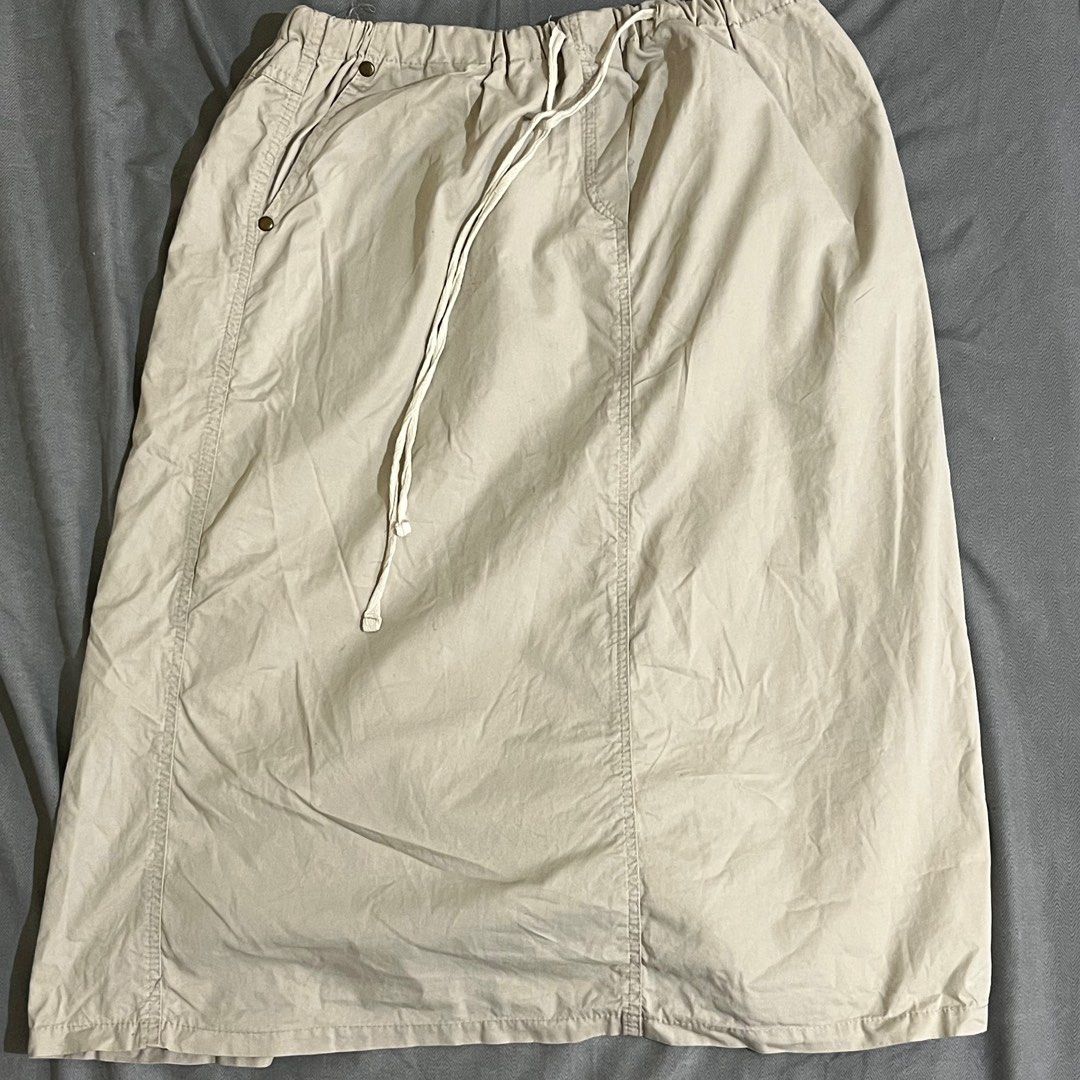 Bella Hadid inspired Cargo Maxi Skirt (Category: Skirts) located in Quezon City. Submitted by bandstrums (Listing ID 1384583358, Image 1). Description: -Bella Hadid/ Acubi Must-haves -Can fit Small-Medium for that over-sized vibe -Khaki brown cargo maxi skirt -waist 28” hips 40” length 25” Tags: Bella Hadid, Maxi Skirt, Cargo, Acubi Fashion, Streetwear, Grunge, Pinterest, y2k, pinterest.