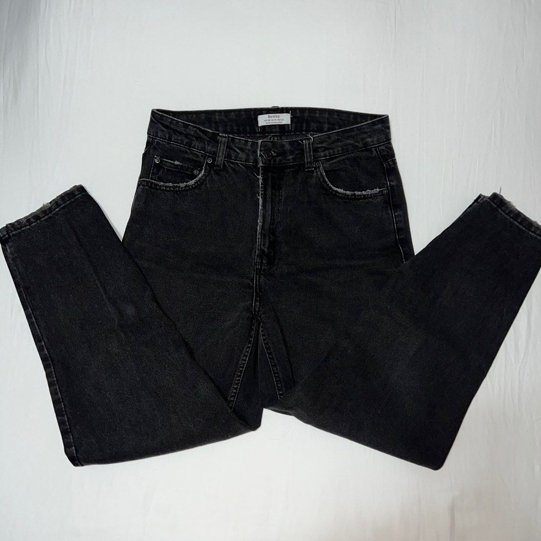 BERSHKA Black Washed Mom Jeans (Category: Jeans) located in Quezon City. Submitted by v.etc (Listing ID 1384581098, Image 1). Description: EUR 38 / USA 6 / MEX 28 Width = approx. 15.5 inches Length = approx. 37 inches.