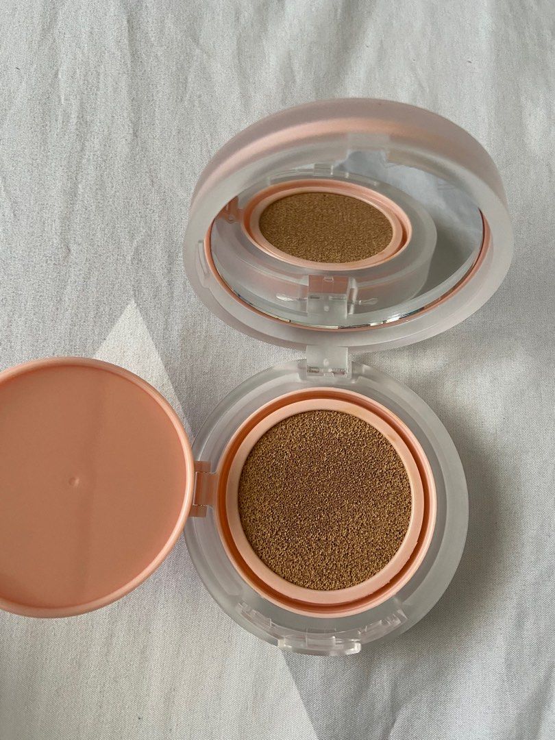 BLK AIRY MATTE CUSHION FOUNDATION (Category: Makeup) located in Valenzuela. Submitted by bagswardrobe (Listing ID 1384479593, Image 3). Description: FOR SALE ‼️ BLK AIRY MATTE CUSHION FOUNDATION Shade: Butterscotch Used once RFS: wrong shade 🥹 Original Price: ₱750 Selling Price: ₱650 📍Valenzuela.