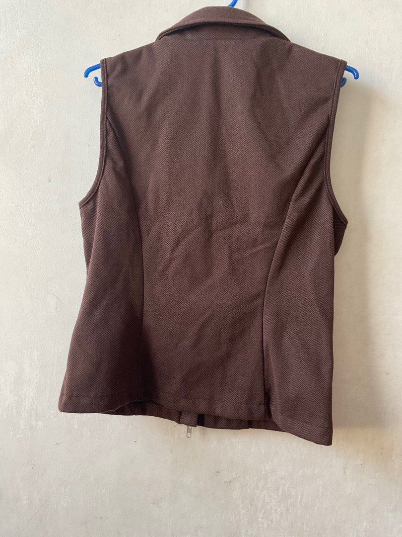 Brown Zip up, double zipper vest SHEIN (Category: Blouses) located in Taguig. Submitted by ooshk (Listing ID 1384440169, Image 2). Description: Negotiable if you will also get other items from me .