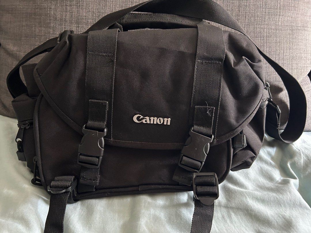 Canon camera bag (Category: Camera Bags & Carriers) located in Calamba. Submitted by chwbcca (Listing ID 1384494340, Image 1). Description: .