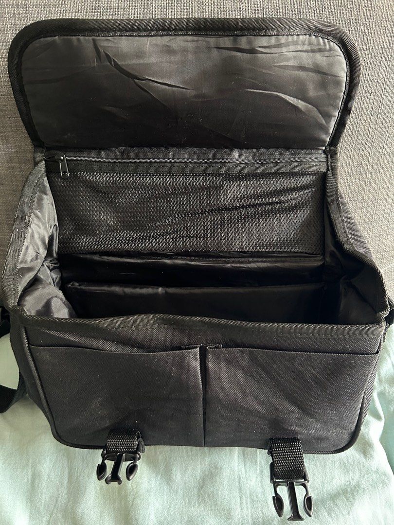Canon camera bag (preloved) (Category: Camera Bags & Carriers) located in Calamba. Submitted by chwbcca (Listing ID 1384494476, Image 2). Description: .