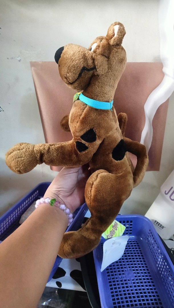 Cartoon Network Vintage 13” Scooby-Doo Stuffed Plusj (Category: Plushies & Soft Toys) located in Manila. Submitted by annetrends_1998 (Listing ID 1384530206, Image 2). Description: mine now pay now j&t / flash no rush to ship visit my main FB account Julie Anne Rivera ( wearing blue cap).