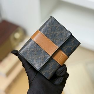 由 theone.boutique.tw (刊登 ID 1384487153，圖片 1) 提交，位於 的 (類別：)，說明：。