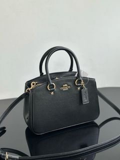 (Category: ) located in . Submitted by luxurious.mall (Listing ID 1384543359, Image 1). Description: .