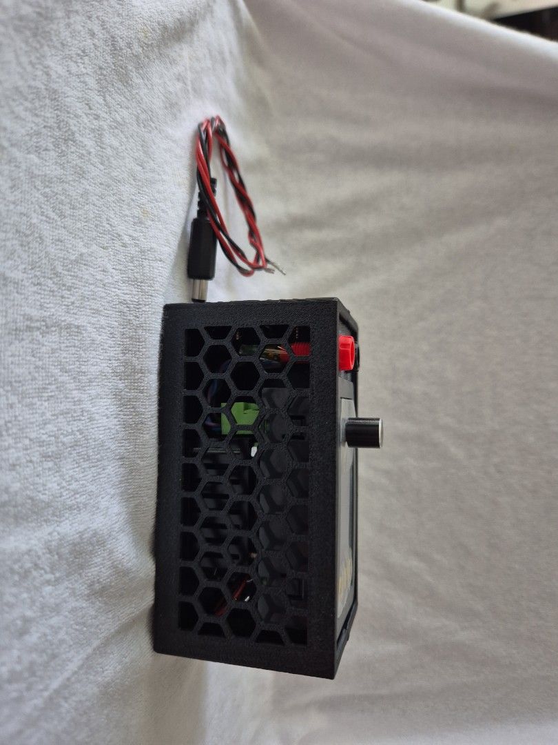 Constant current load (Category: Electrical, Adaptors & Sockets) located in Singapore. Submitted by ck2905 (Listing ID 1384436826, Image 5). Description: Constant current load.