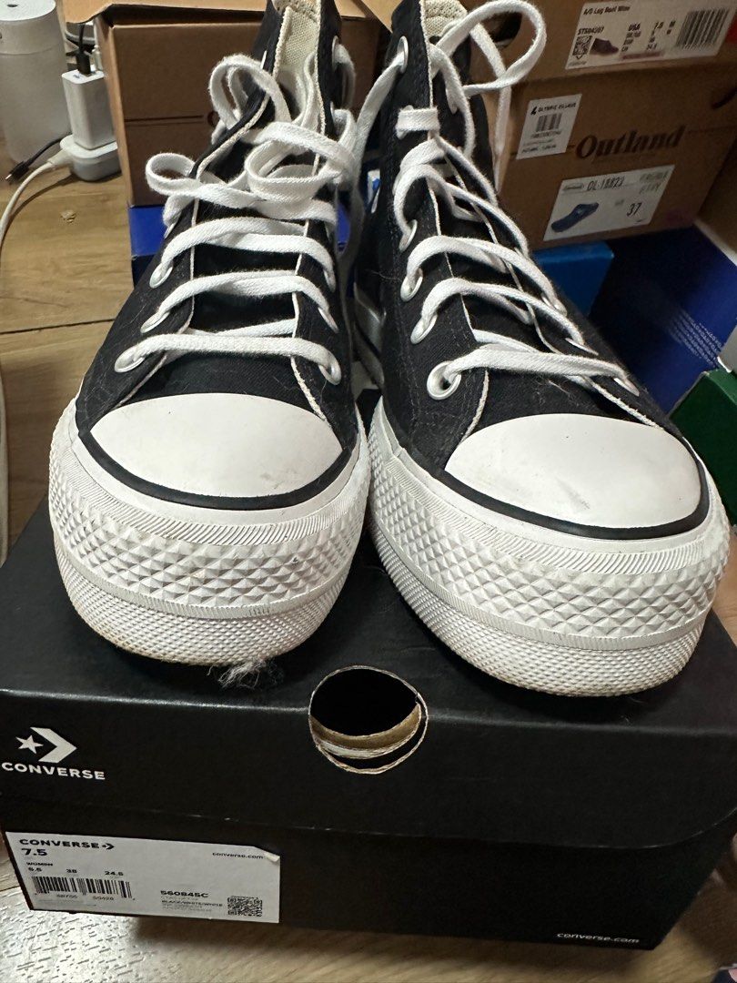 Converse High cut (Category: Sneakers) located in Makati City. Submitted by phyles20 (Listing ID 1384579733, Image 2). Description: .