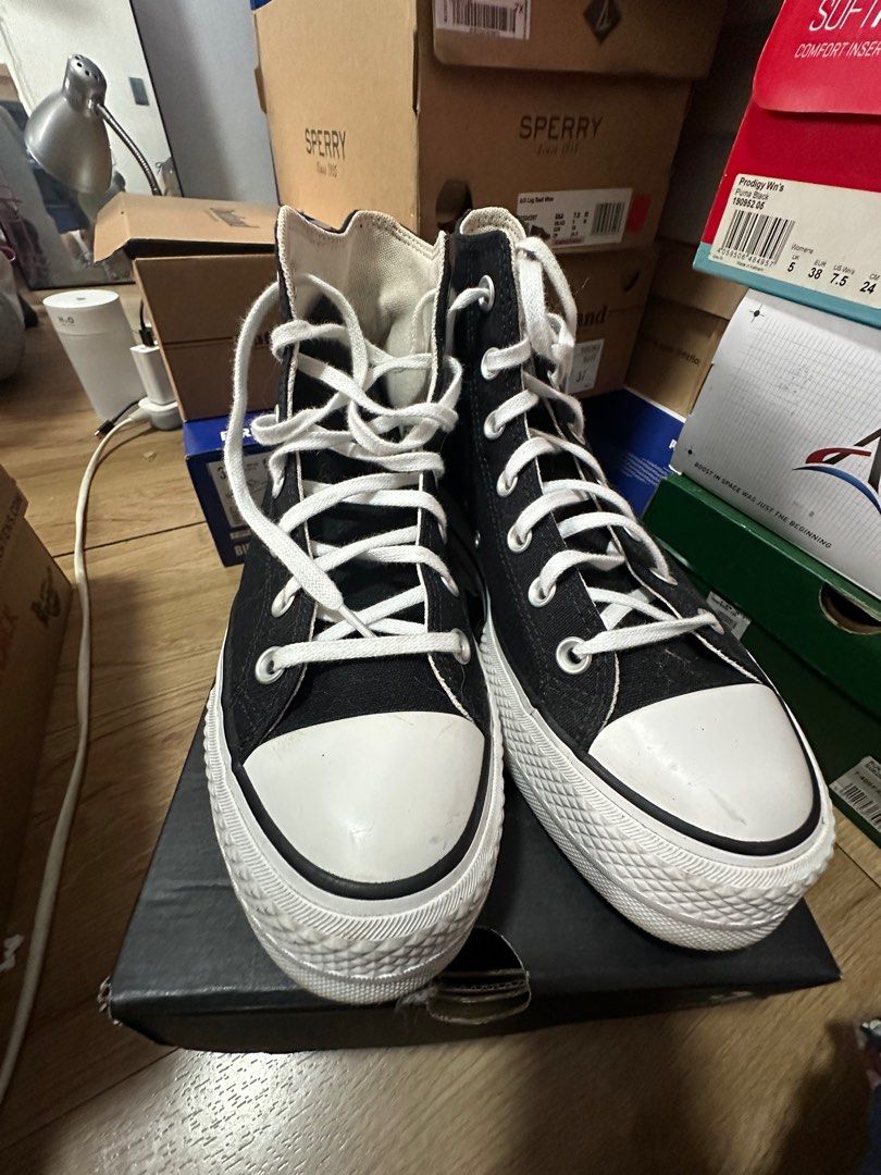 Converse High cut (Category: Sneakers) located in Makati City. Submitted by phyles20 (Listing ID 1384579733, Image 1). Description: .