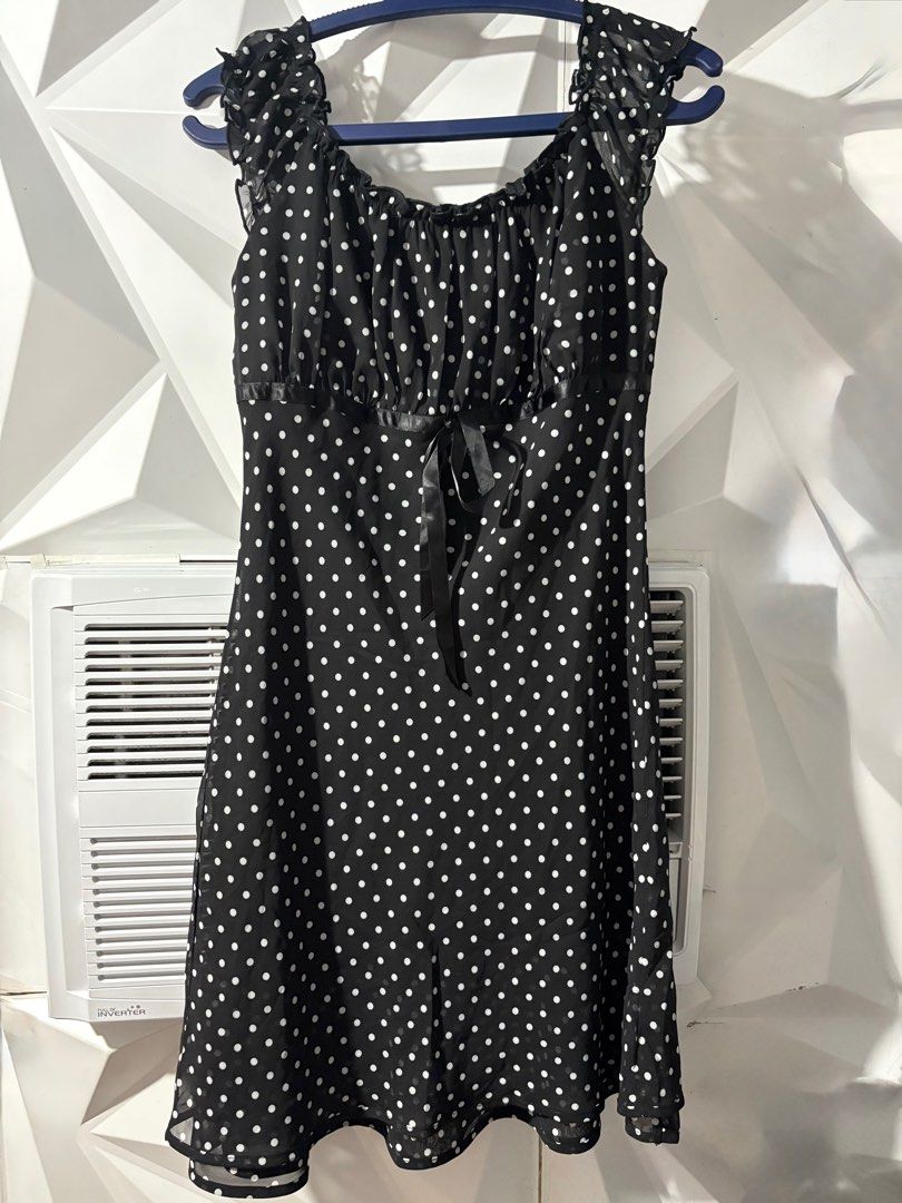 Elegant Polka Dress (Category: Dresses) located in Manila. Submitted by Raceeri (Listing ID 1384558066, Image 1). Description: Stretchable can be off shoulder MOP: GCASH / SECURITY BANK MOD: LALAMOVE SF: SHOULDERED BY BUYER NO RETURN / NO REFUND.