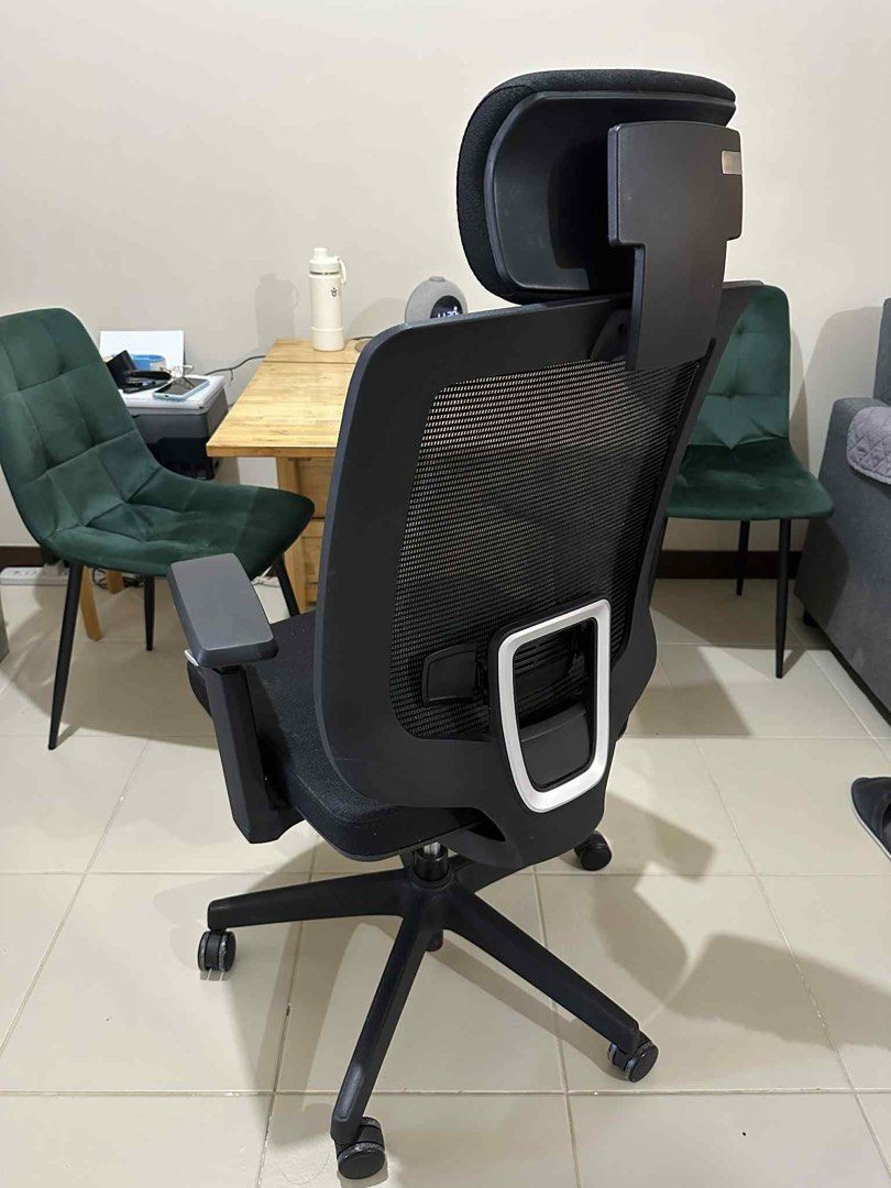 Ergonomic Office Chair with adjustable head rest and armrest (Category: Office Furniture & Fixtures) located in Taguig. Submitted by aziald (Listing ID 1384456043, Image 3). Description: Ergonomic Office Chair ✅ adjustable head rest ✅ adjustable armrest ✅ adjustable seat MOP: Cash, GCash or BPI MOD: Grab / Lalamove Delivery fee c/o buyer Item is in Taguig Buyer to arrange shipping.