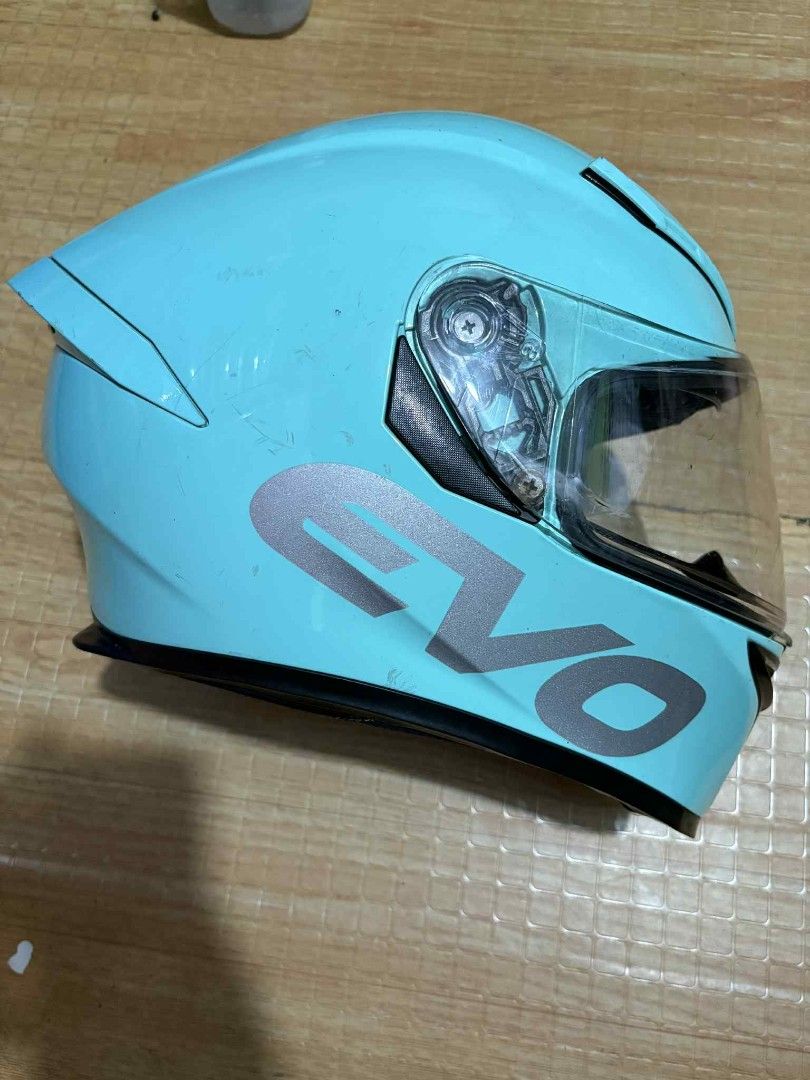 Evo Helmet mint green Full face. (Category: Helmets and other Riding Gears) located in Manila. Submitted by mamemiii (Listing ID 1384576798, Image 3). Description: Hindi na nagagamit kaya benta nalang , minimal scratches ,Loc makati , For pick up or lalamove payment first ,Thankyouu :))).