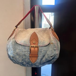 (Kategori: ) berada di . Dikirim oleh kiano_shoes (ID iklan 1384516756, Gambar 1). Deskripsi: .