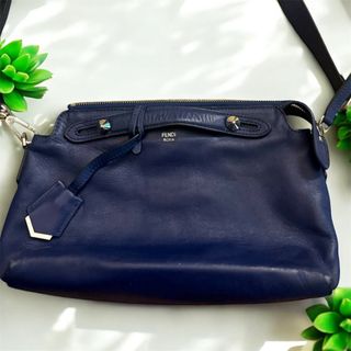 (Category: ) located in . Submitted by madambags (Listing ID 1384464749, Image 1). Description: .