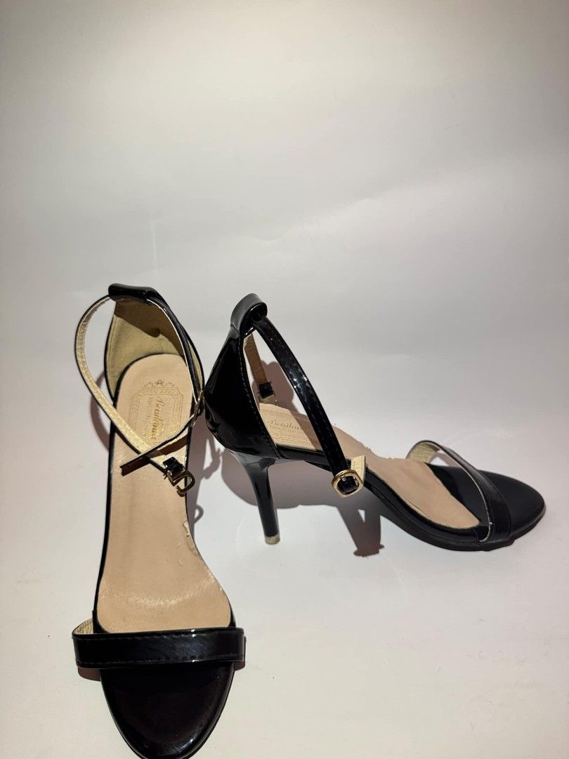 Heels (Category: Heels) located in Manila. Submitted by wearalys. (Listing ID 1384565698, Image 3). Description: Never used, bought from SHEIN. Original price was over 1000.