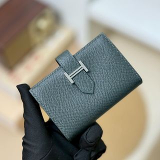 由 theone.boutique.tw (刊登 ID 1384506939，圖片 1) 提交，位於 的 (類別：)，說明：。