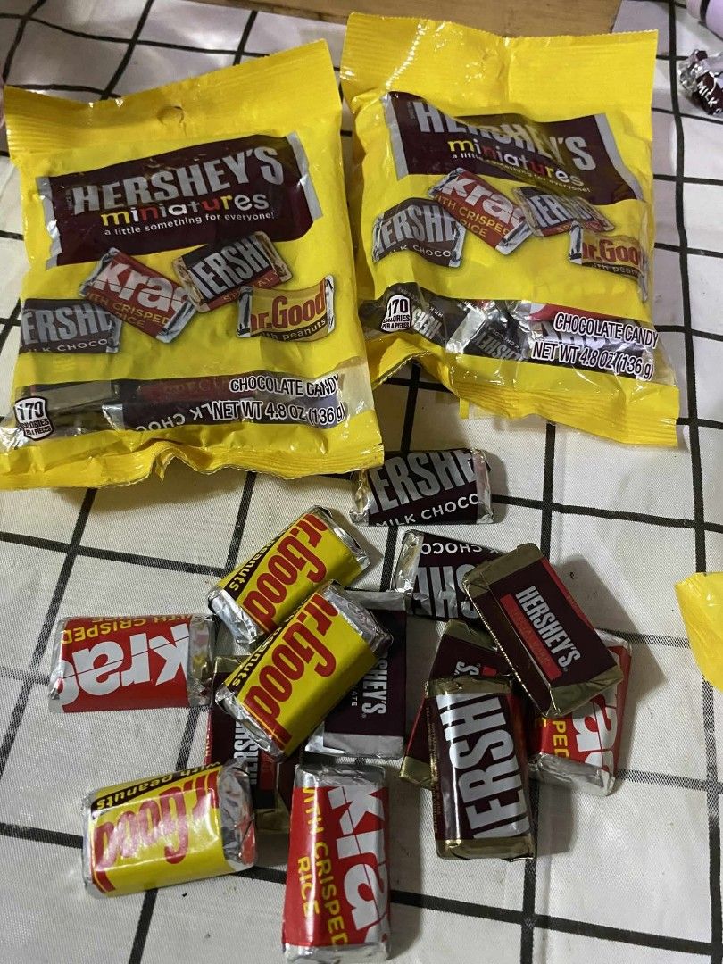 Hershey's Miniatures (Category: Packaged & Instant Food) located in Quezon City. Submitted by moonchayo (Listing ID 1384613863, Image 3). Description: 120 pesos only expiry 2026 market price 213 per pack.