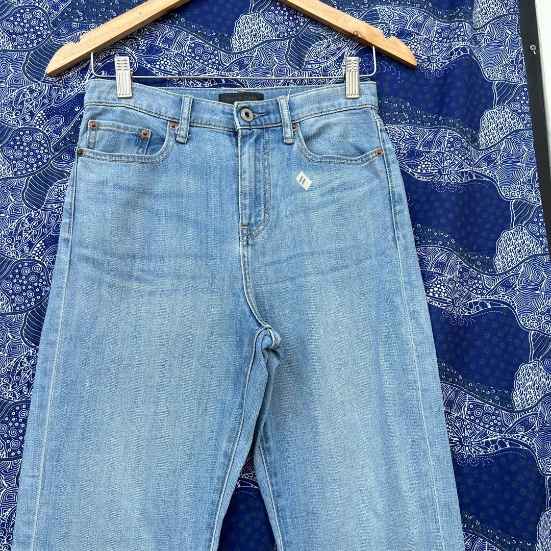 High Rise Boyfriend Fit Jeans (Category: Jeans) located in Estancia. Submitted by ilo.bastra (Listing ID 1384563178, Image 3). Description: High Rise Boyfriend Fit Jeans 27-29 ₱590.