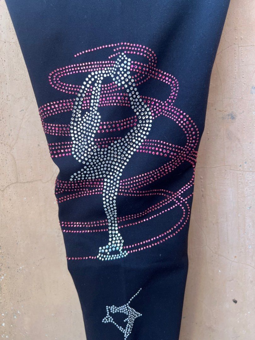 Ice skating leggings for girls (Category: Activewear) located in Cavite. Submitted by vkylla (Listing ID 1384530986, Image 2). Description: - size XS on tag - no missing gems - bought from US.