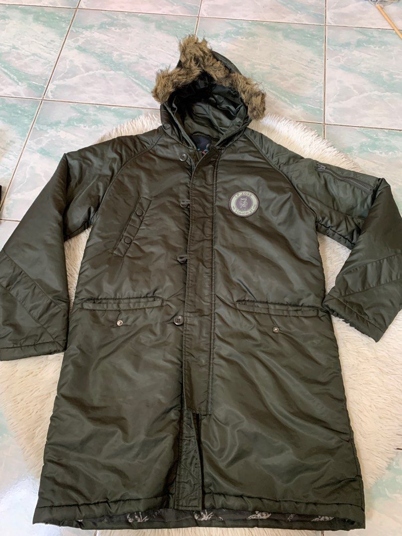 Ipzone Long Winter Puffer Jacket for Men / Women (Category: Coats, Jackets and Outerwear) located in Balanga. Submitted by matarettescloset (Listing ID 1384457473, Image 1). Description: Men: small Women: large.