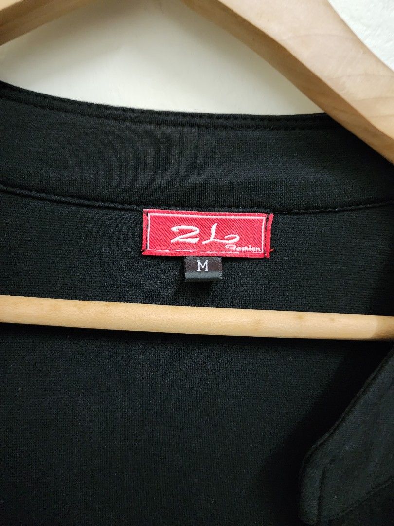 Jacket (Black) (Category: Coats, Jackets and Outerwear) located in Klang. Submitted by ching.preloved (Listing ID 1384587545, Image 3). Description: Length: 46cm pit to pit: 47 cm Shoulder: 42cm.