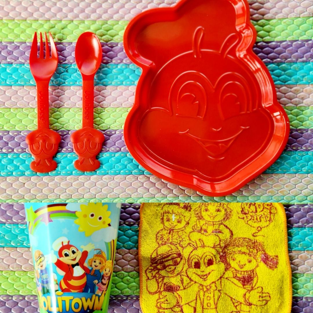 Jollibee Party Souvenir set (Category: Character Goods) located in Pasig City. Submitted by primehouse (Listing ID 1384590702, Image 1). Description: Rare Jollibee Birthday Party Souvenir set Perfect for the Jollibee Fan Jollibee Head Plate, Glass, Spoon and Fork, Party Loot bag Have two sets Meetups in Podium on weekdays Payment via Gcash or BDO Buyer shoulders shipping cost.
