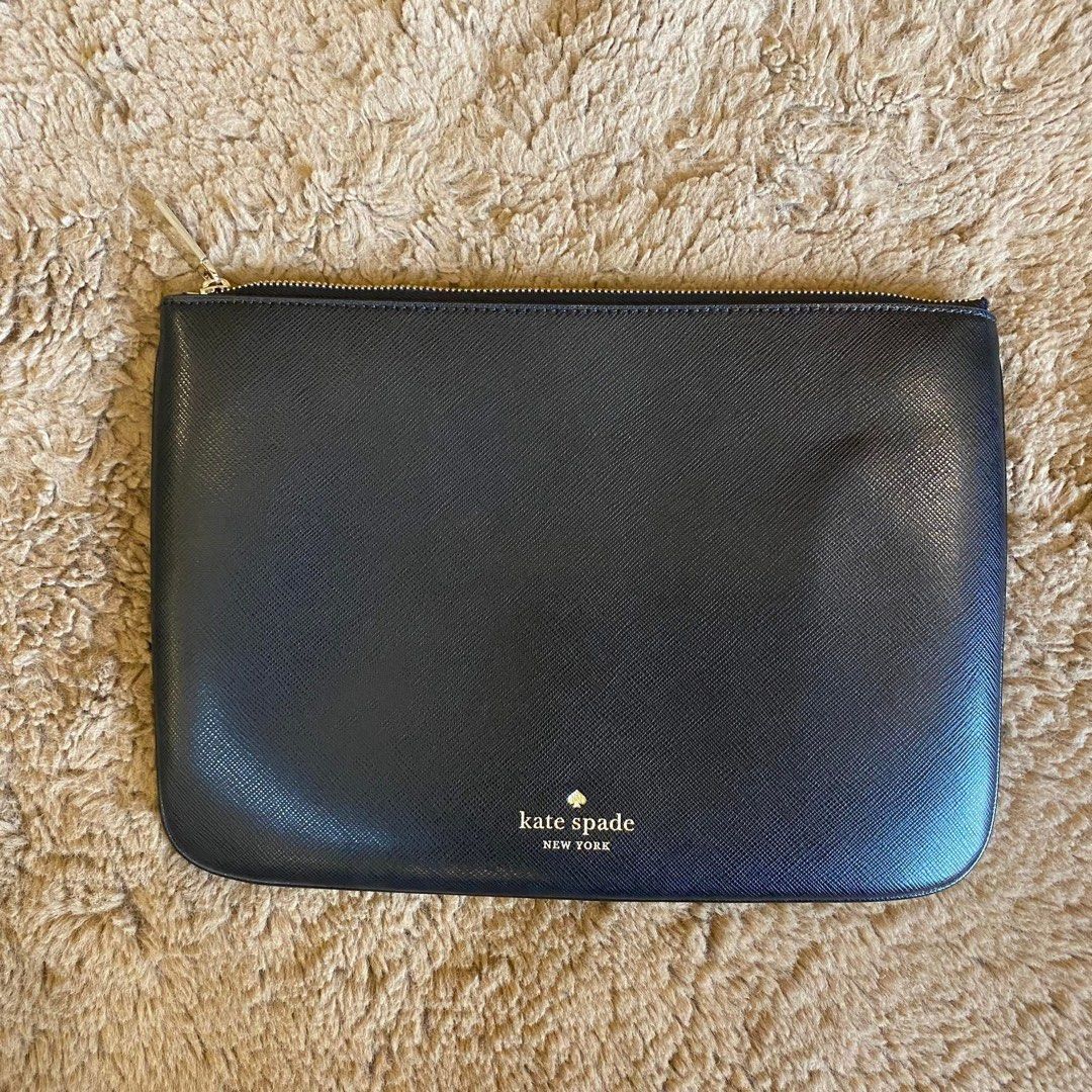 Kate Spade pouch (Category: Luxury Bags & Wallets) located in Davao. Submitted by lilayc (Listing ID 1384455030, Image 2). Description: This is a preloved Kate spade pouch. I only used it a few times for my charging cables and/or as a travel pouch .