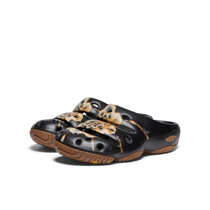 Keen Yogui Arts Clog x DEAD EYE (Category: Flipflops and Slides) located in Singapore. Submitted by irfanbroslan (Listing ID 1384506207, Image 1). Description: Need to recheck size. RTP: $90 (re: https://www.keenfootwear.com/products/mens-yogui-arts-ddye15) FEATURES - Original Fit has generous space across the forefoot for toes to splay - Foam midsole for lightweight cushioning - Shock-absorbing foam insole with arch support for all-day comfort -