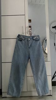 (Kategori: ) berada di . Dikirim oleh preloved_bb (ID iklan 1384460457, Gambar 1). Deskripsi: .