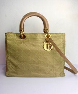 (Kategori: ) berada di . Dikirim oleh look_mybags (ID iklan 1371478905, Gambar 1). Deskripsi: .