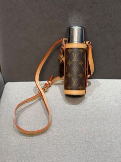 由 JoMalone (刊登 ID 1384442647，圖片 1) 提交，位於 的 (類別：)，說明：。