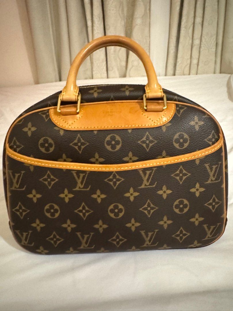 LV Trouville (Category: Luxury Bags & Wallets) located in Tarlac. Submitted by cleemyluxe (Listing ID 1384487125, Image 1). Description: With original dustbag. Guaranteed authentic. Money back guarantee if proven fake by reputable authenticator. Overall conditon: 9.5/10.