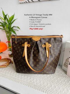 (Category: ) located in . Submitted by graciasluxurybag (Listing ID 1384561949, Image 1). Description: .